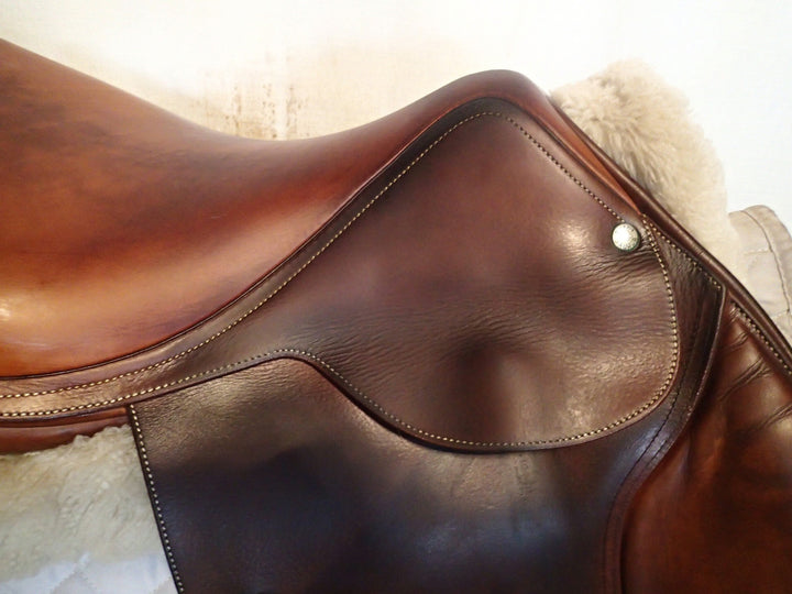 17" Butet Saddle - 2002 - L Seat - 2 Flaps - 4" dot to dot