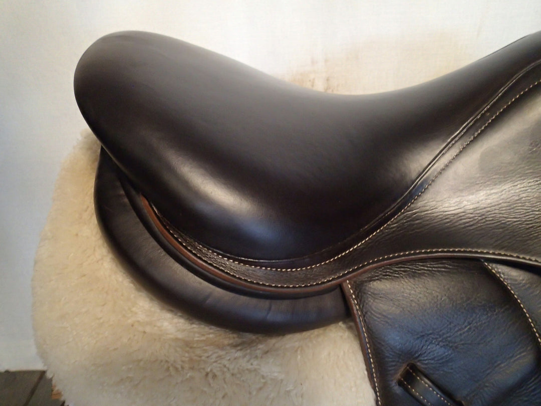 16.5" Voltaire Palm Beach Saddle - Full Buffalo - 2014 - 1 Flaps - 4.75" dot to dot - XFIN panels