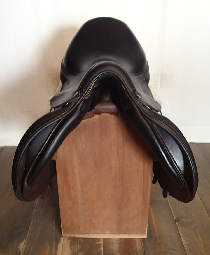 17" Voltaire Stuttgart Saddle - 2019 - 2 Flaps - 4.75" dot to dot - Pro Panels