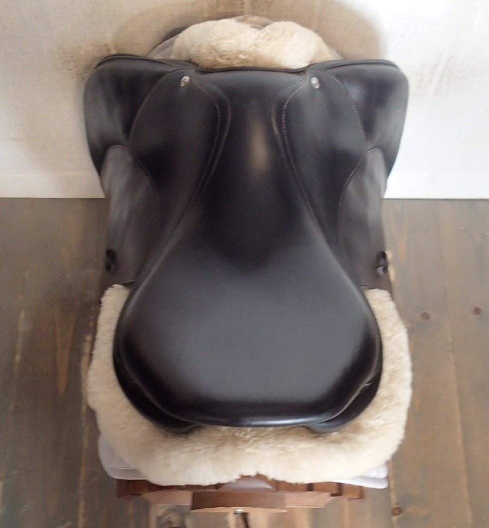 17" Voltaire Stuttgart Saddle - 2019 - 2 Flaps - 4.75" dot to dot - Pro Panels