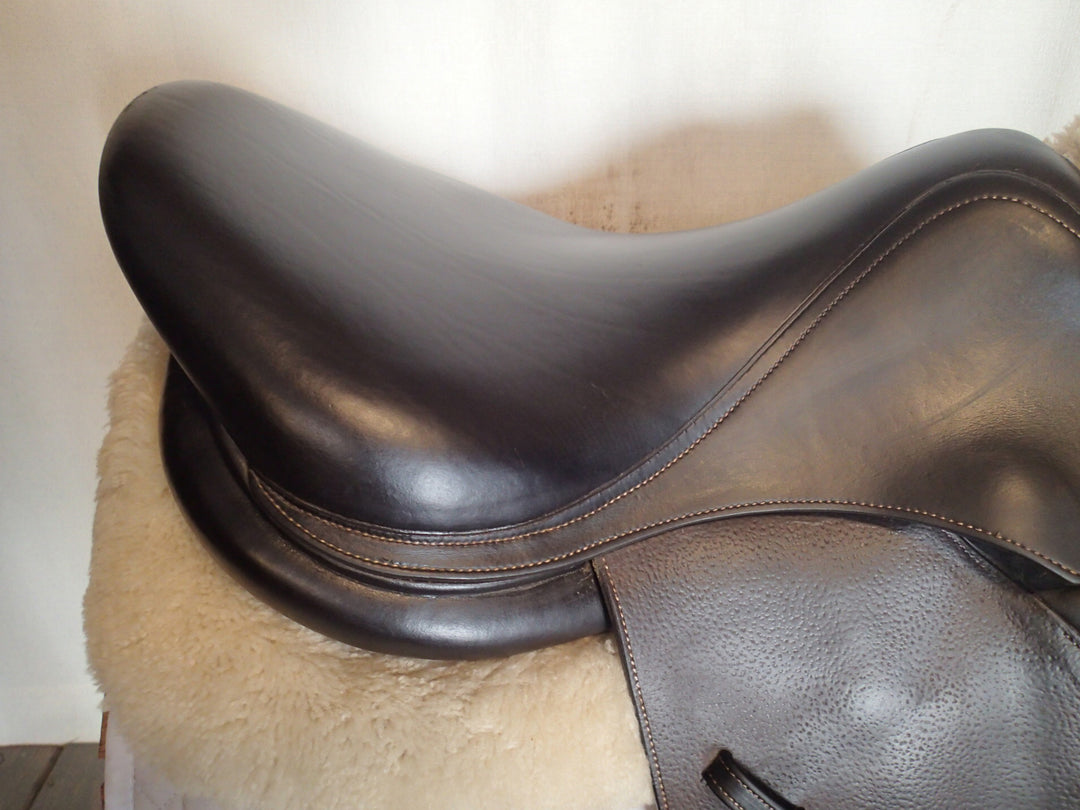 17" Voltaire Stuttgart Saddle - 2019 - 2 Flaps - 4.75" dot to dot - Pro Panels