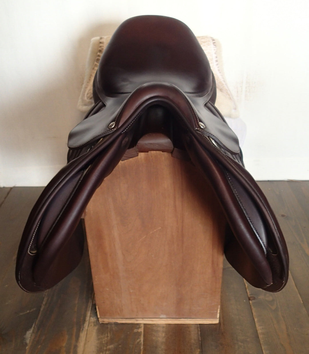 17" Butet Premium Saddle - Full Calfskin - 2024 - L Seat - 2.5 Flaps - 4.25" dot to dot