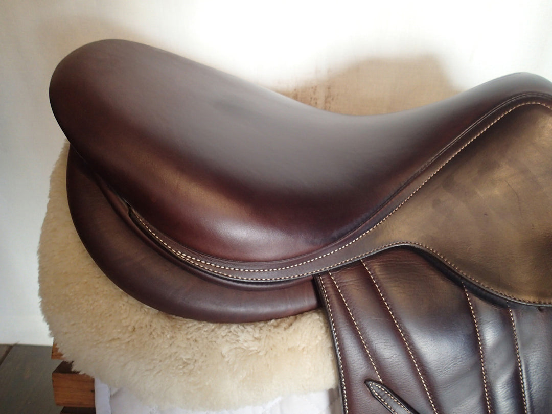 17" Butet Premium Saddle - Full Calfskin - 2024 - L Seat - 2.5 Flaps - 4.25" dot to dot