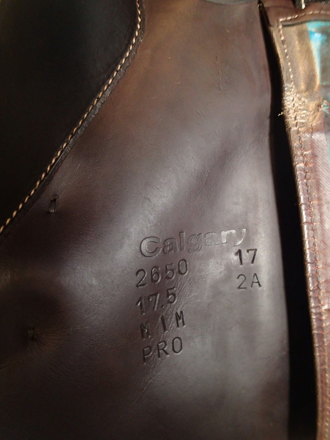17.5" Voltaire Calgary Saddle - Full Buffalo - 2017 - 2A Flaps - 4.75" dot to dot - FIN Panels