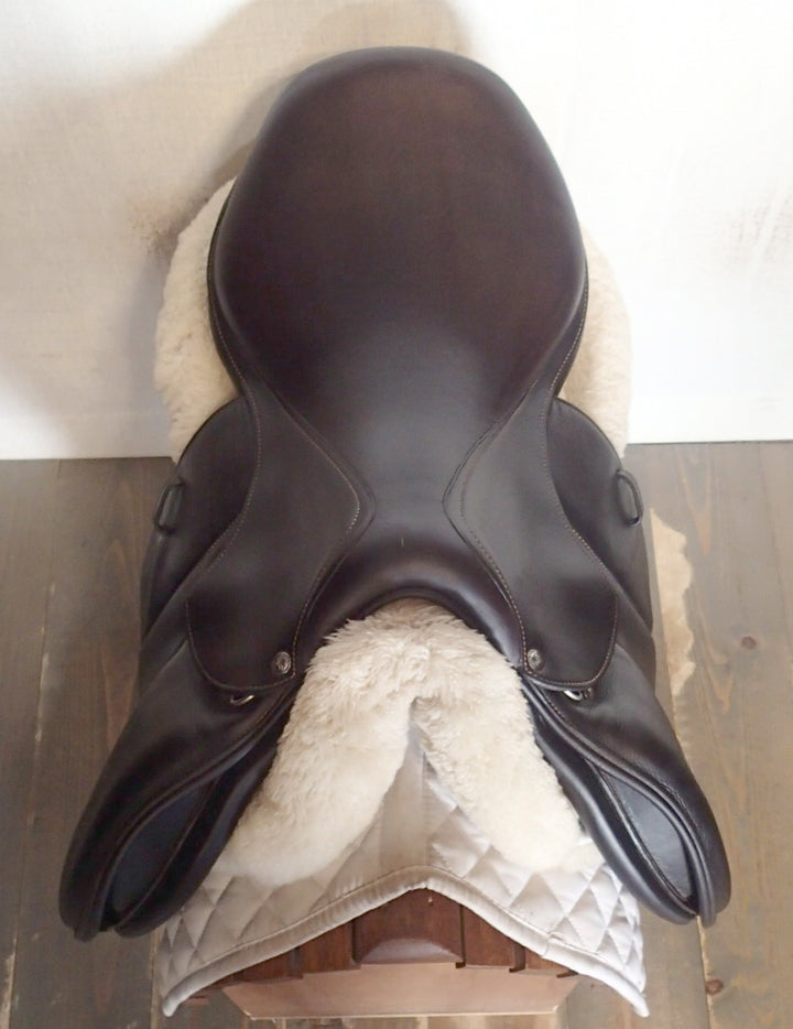 17.5" Voltaire Calgary Saddle - Full Buffalo - 2017 - 2A Flaps - 4.75" dot to dot - FIN Panels