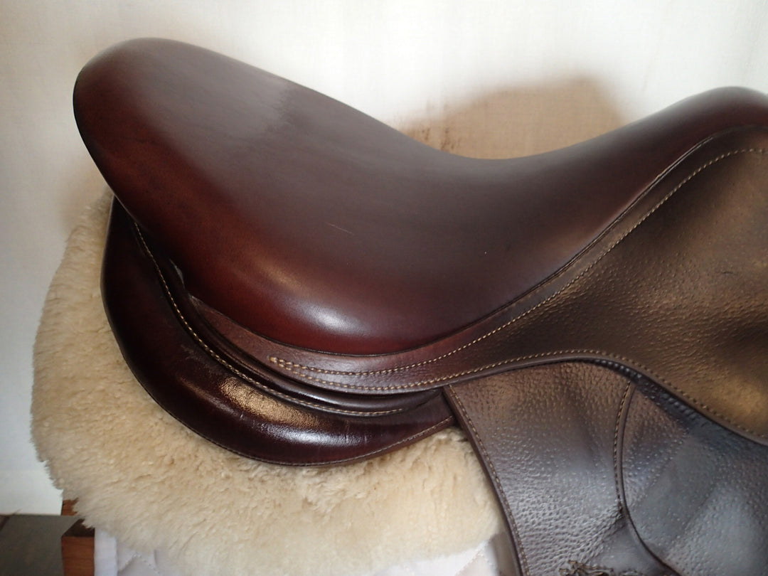 17" Antares Evolution Saddle - 2016 - 2A Flaps - 4.5" dot to dot
