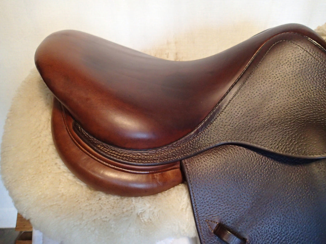 15.5" CWD Saddle - 2007 - 0L Flaps - SE02 - 4.25" dot to dot - Pro Panels