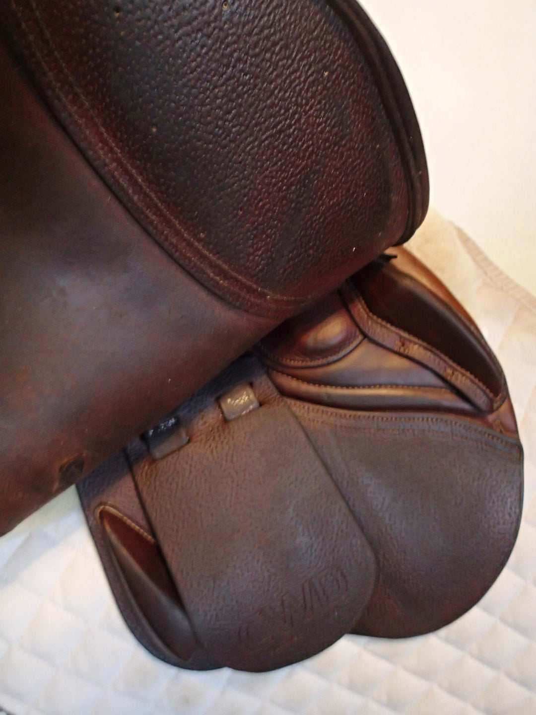 15.5" CWD Saddle - 2007 - 0L Flaps - SE02 - 4.25" dot to dot - Pro Panels