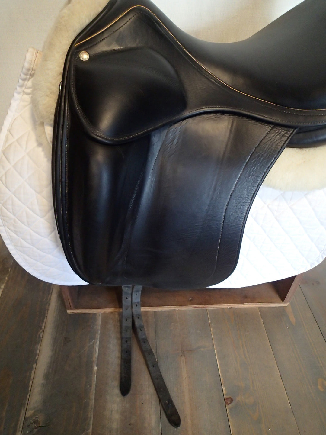 18" Luc Childeric Dressage Saddle - Full Buffalo - 2011 - 5.75" dot to dot