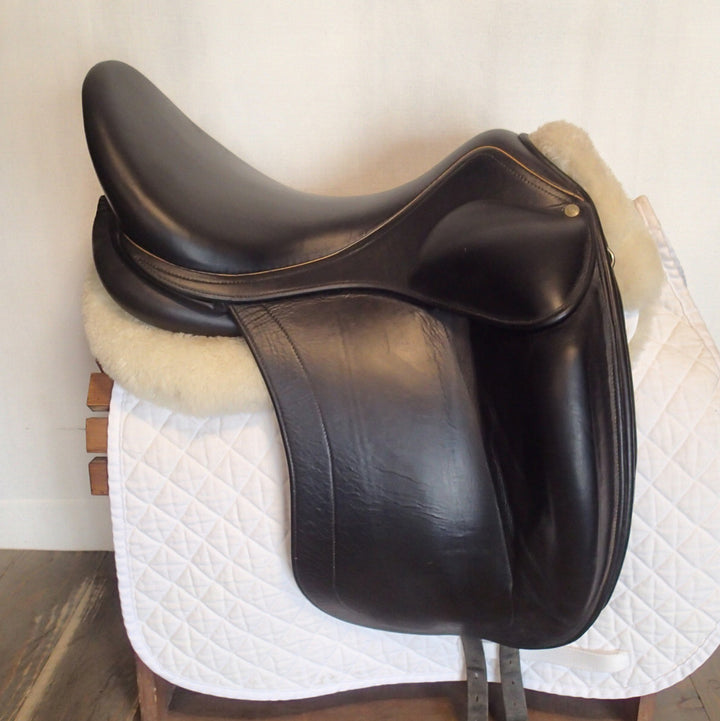 18" Luc Childeric Dressage Saddle - Full Buffalo - 2011 - 5.75" dot to dot