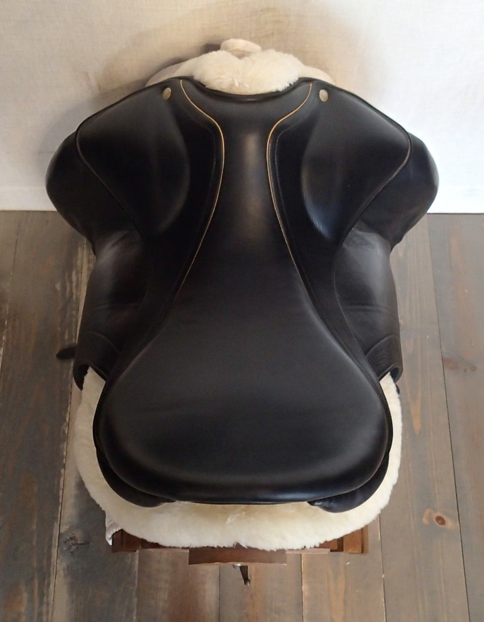 18" Luc Childeric Dressage Saddle - Full Buffalo - 2011 - 5.75" dot to dot