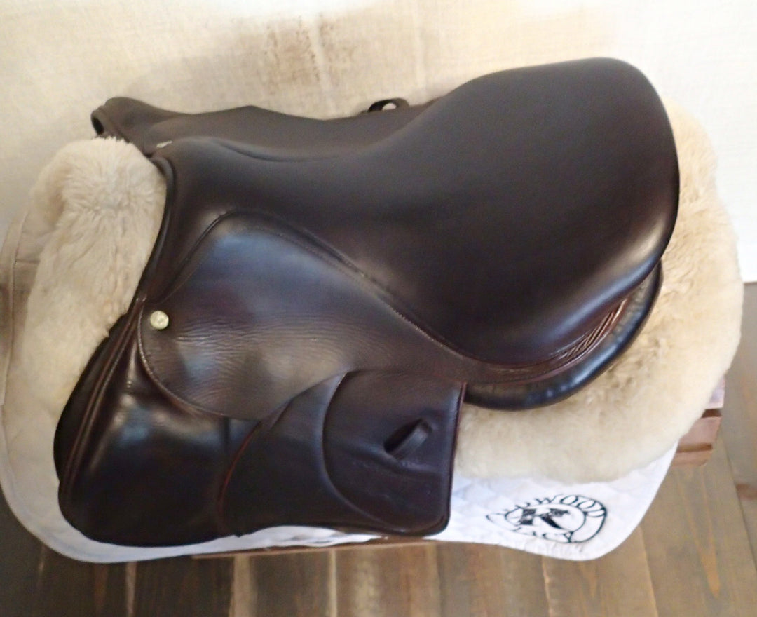 15.5" Voltaire Palm Beach Saddle - Full Buffalo - 2013 - 00A Flaps - 4.75" dot to dot - FIN Panels
