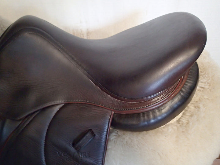 15.5" Voltaire Palm Beach Saddle - Full Buffalo - 2013 - 00A Flaps - 4.75" dot to dot - FIN Panels