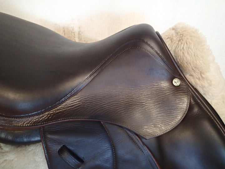 15.5" Voltaire Palm Beach Saddle - Full Buffalo - 2013 - 00A Flaps - 4.75" dot to dot - FIN Panels