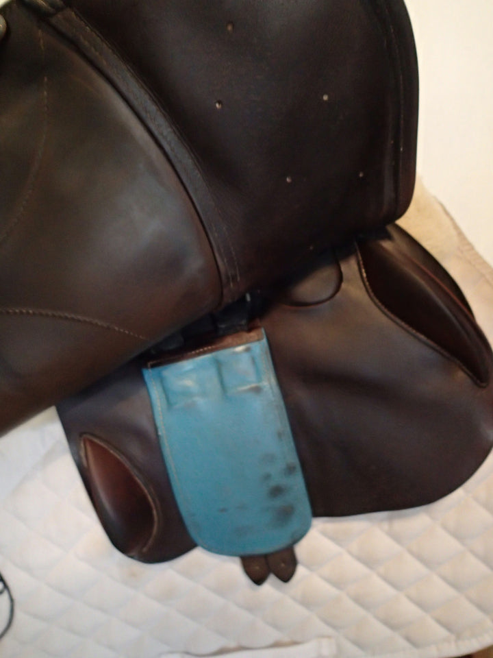 15.5" Voltaire Palm Beach Saddle - Full Buffalo - 2013 - 00A Flaps - 4.75" dot to dot - FIN Panels