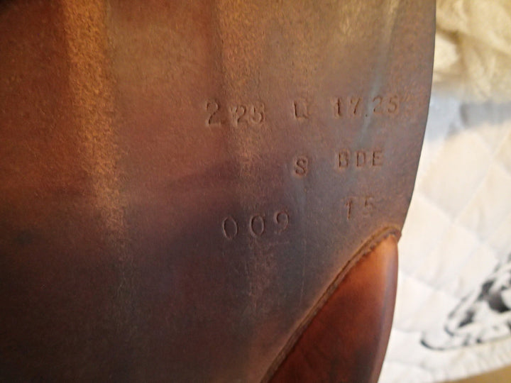 17" Butet Premium Saddle - Full Calfskin - 2015 - L Seat - 2.5 Flaps - 4.25" dot to dot