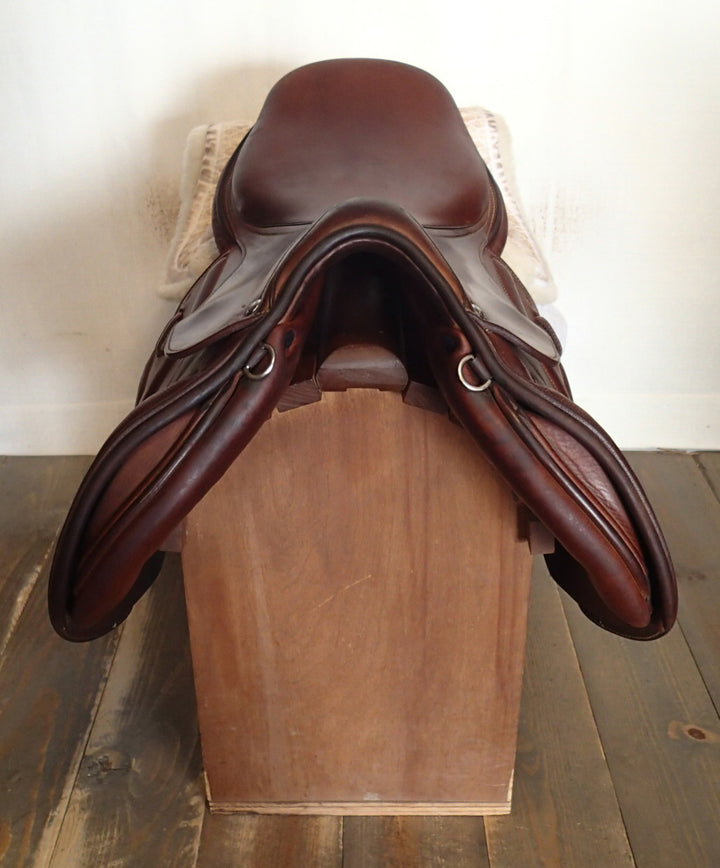 17" Renaissance by Prestige Saddle - Full Calfskin - 2021 - 4.5" dot to dot