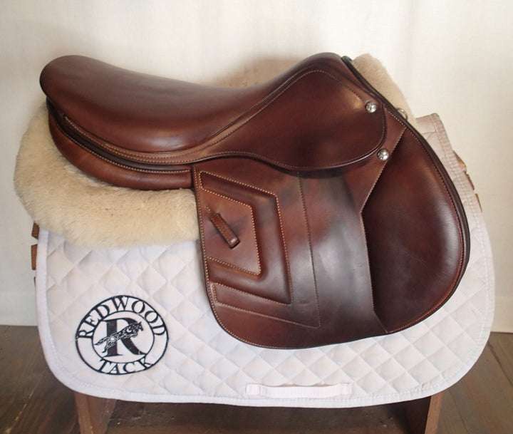 17" Renaissance by Prestige Saddle - Full Calfskin - 2021 - 4.5" dot to dot
