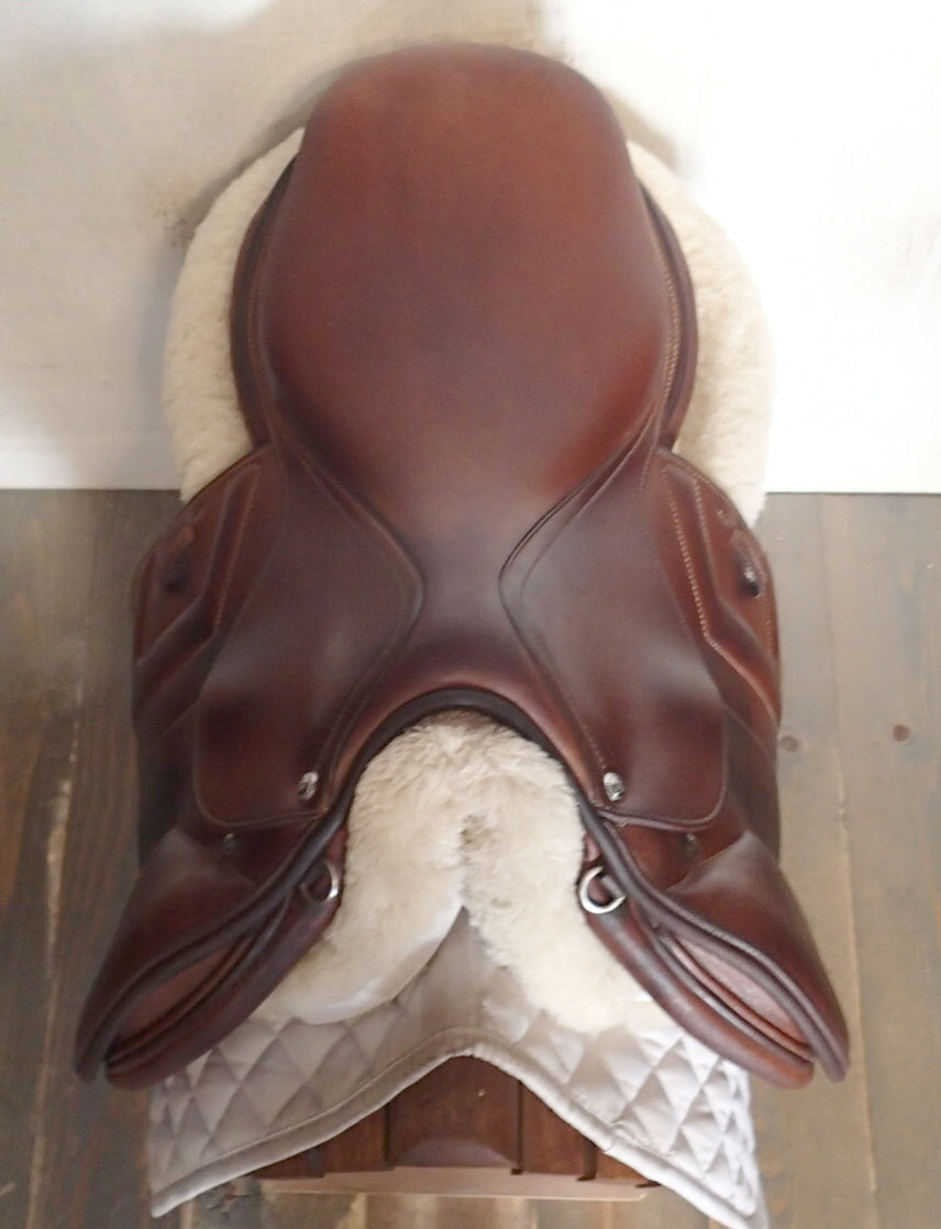 17" Renaissance by Prestige Saddle - Full Calfskin - 2021 - 4.5" dot to dot