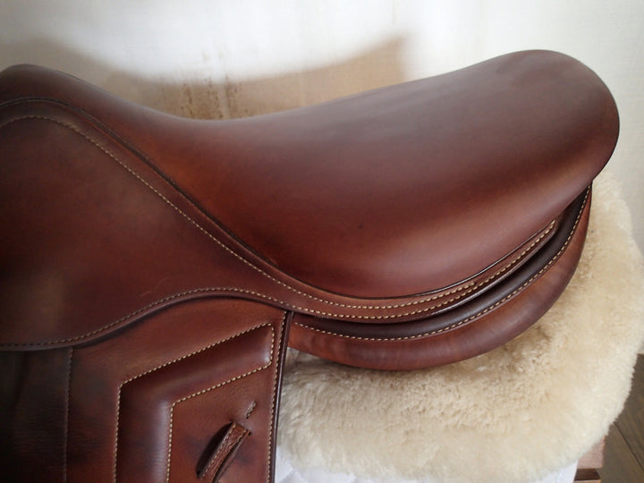 17" Renaissance by Prestige Saddle - Full Calfskin - 2021 - 4.5" dot to dot