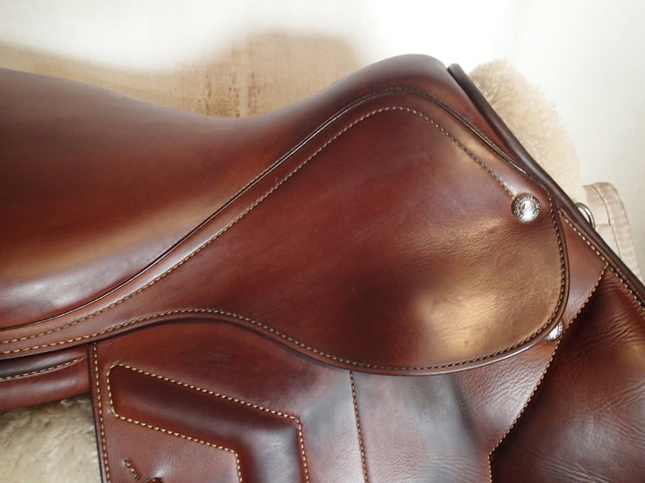 17" Renaissance by Prestige Saddle - Full Calfskin - 2021 - 4.5" dot to dot