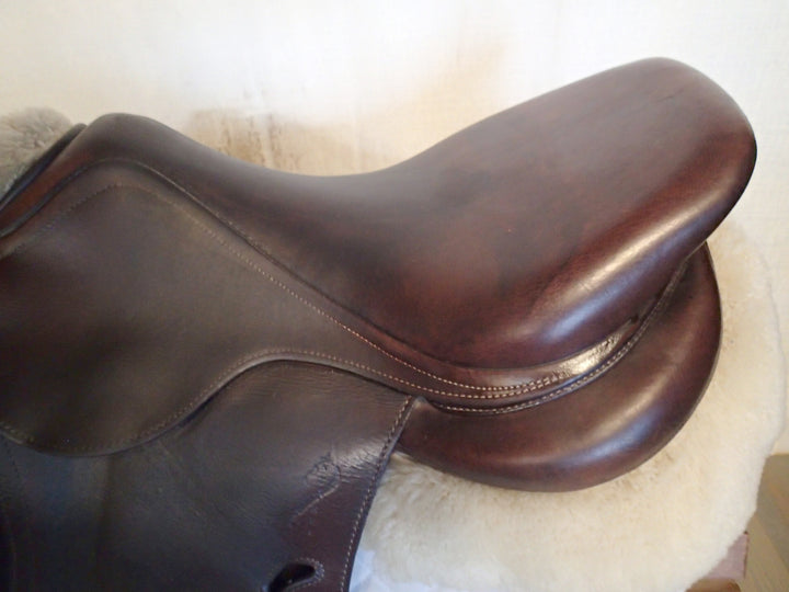 17" Antares Evolution Saddle - Full Buffalo - 2020 - 2N Flaps - 4.75" dot to dot