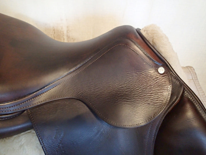 17" Antares Evolution Saddle - Full Buffalo - 2020 - 2N Flaps - 4.75" dot to dot