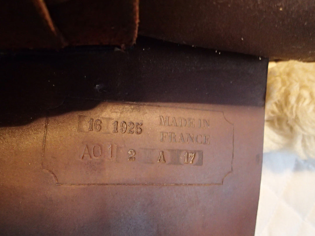 17" Antares Signature Saddle - 2016 - 2A Flaps - 4.75" dot to dot