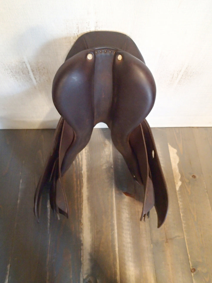 17" Antares Signature Saddle - 2016 - 2A Flaps - 4.75" dot to dot