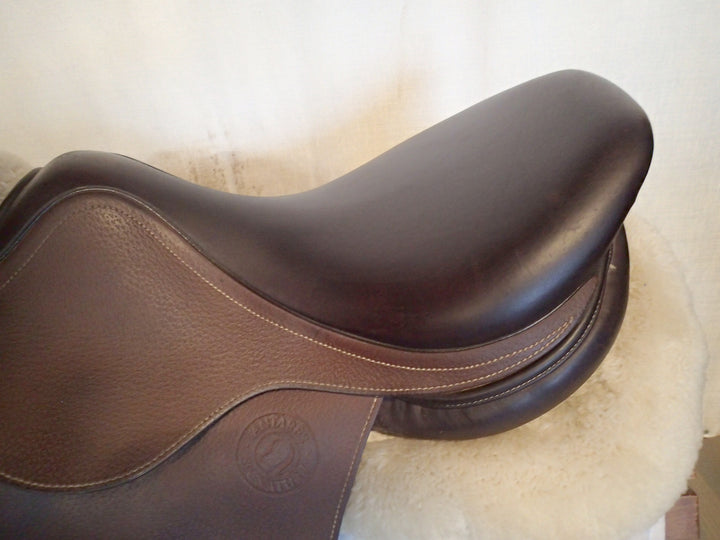 17" Antares Signature Saddle - 2016 - 2A Flaps - 4.75" dot to dot