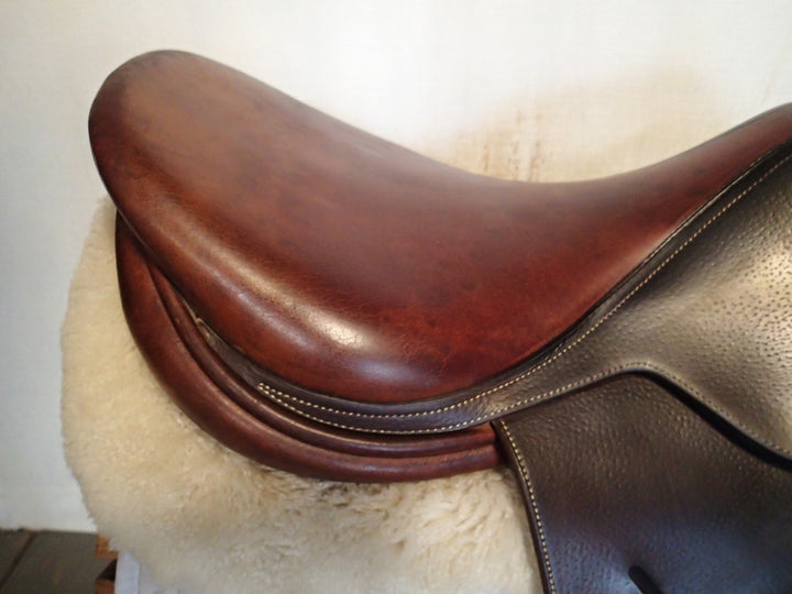 17" Butet Saddle - 2007 - L Seat - 2.25 Flaps - 4.25" dot to dot