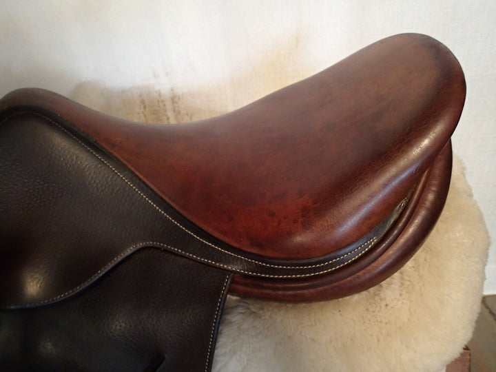 17" Butet Saddle - 2007 - L Seat - 2.25 Flaps - 4.25" dot to dot