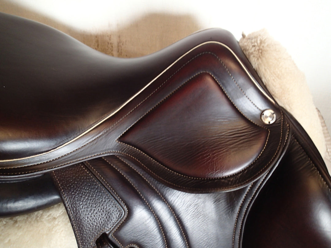 17" CWD Mademoiselle 2Gs Saddle - Full Buffalo - 2020 - 3L Flaps - SE32 - Pro Panels