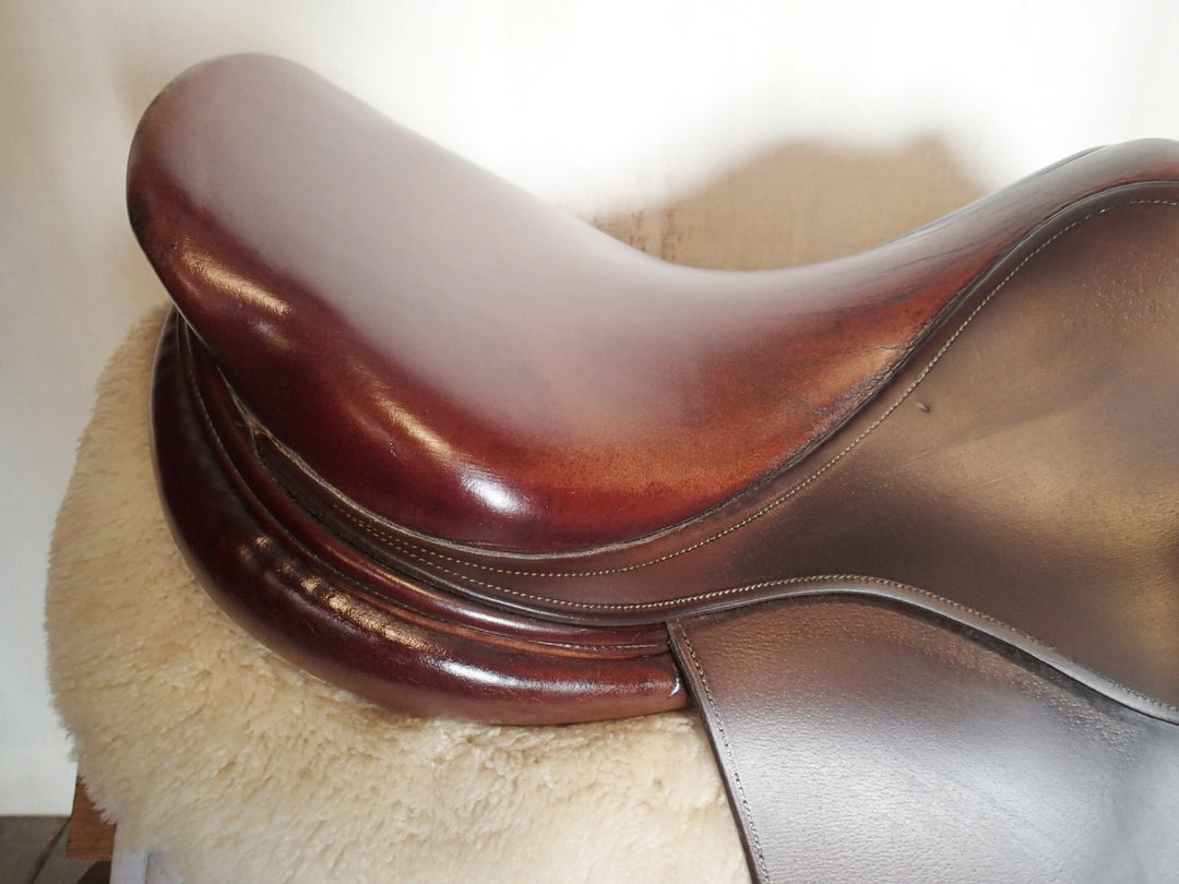17" Bruno Delgrange Partition Saddle - 2004 - 4.75" dot to dot (905)