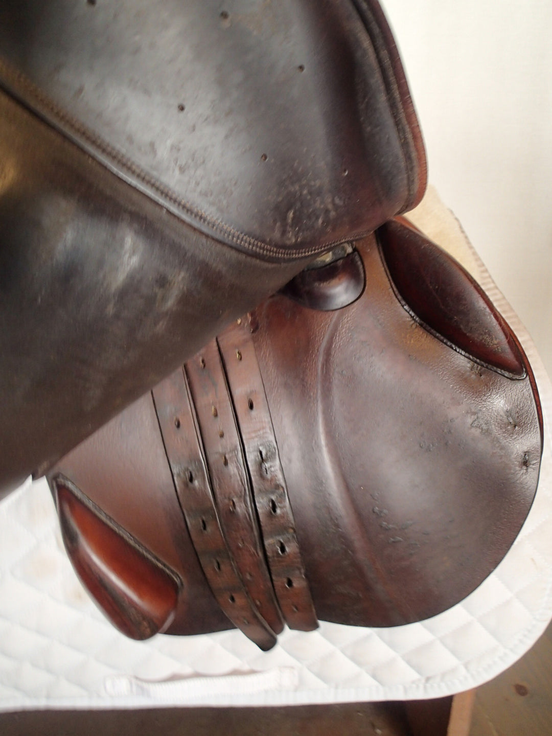 17" Bruno Delgrange Partition Saddle - 2004 - 4.75" dot to dot (905)