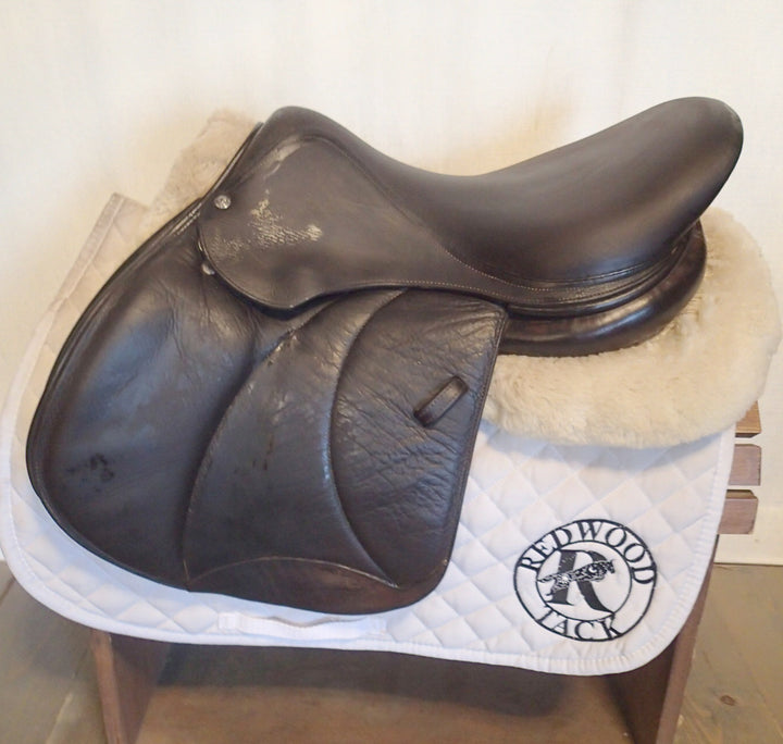 17" Voltaire Stuttgart Saddle - Full Buffalo - 2015 - 1A Flaps - 4.75" dot to dot - Pro Panels