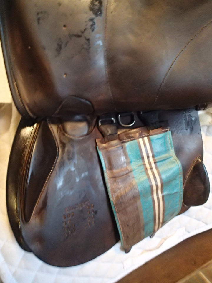 17" Voltaire Stuttgart Saddle - Full Buffalo - 2015 - 1A Flaps - 4.75" dot to dot - Pro Panels