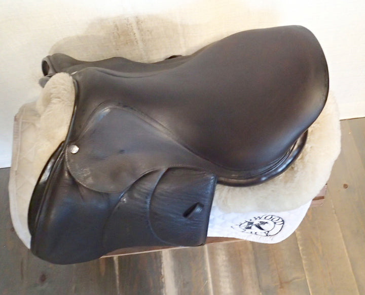 17" Voltaire Stuttgart Saddle - Full Buffalo - 2015 - 1A Flaps - 4.75" dot to dot - Pro Panels