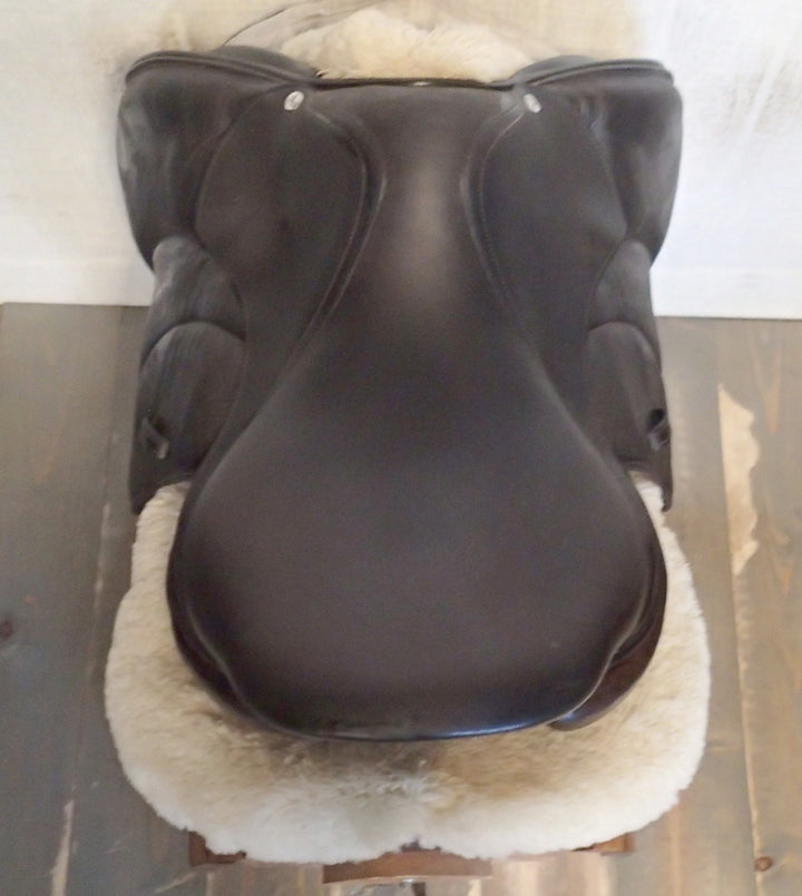 17" Voltaire Stuttgart Saddle - Full Buffalo - 2015 - 1A Flaps - 4.75" dot to dot - Pro Panels