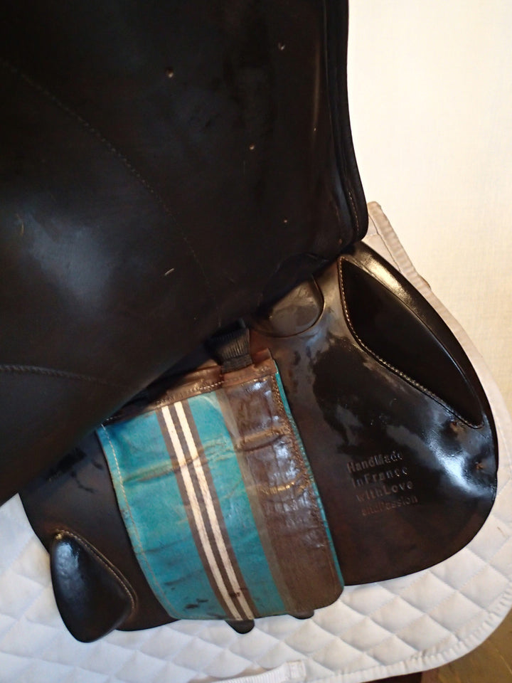 17" Voltaire Stuttgart Saddle - Full Buffalo - 2015 - 1A Flaps - 4.75" dot to dot - Pro Panels