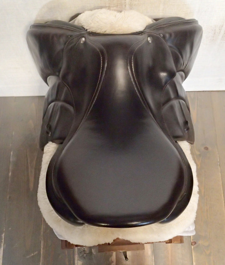17.5" Voltaire Stuttgart Saddle - Full Buffalo - 2020 - 4AA Flaps - 4.75" dot to dot - FIN Panels