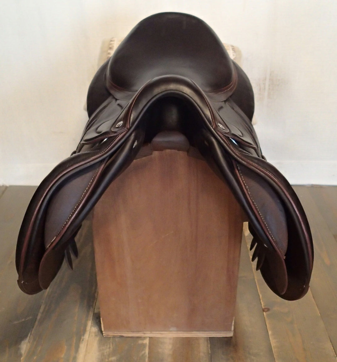 17" Devoucoux Biarritz Lab Saddle - Full Buffalo - 2019 - 2 Flaps - 4.5" dot to dot
