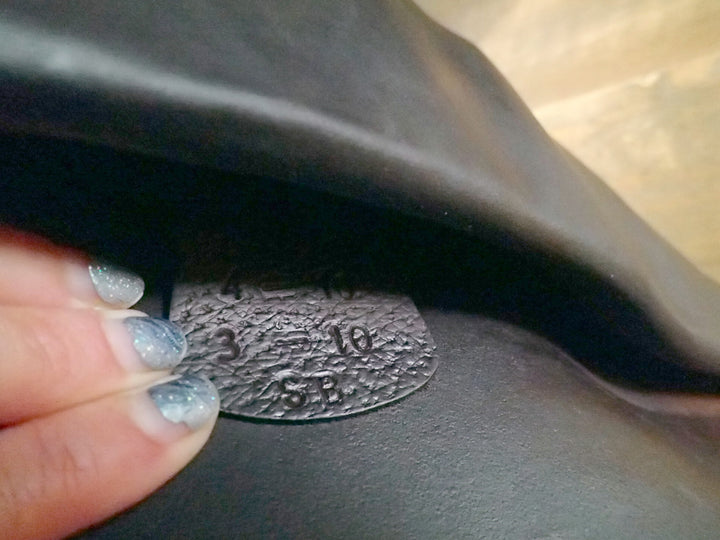17" Devoucoux Biarritz Lab Saddle - Full Buffalo - 2019 - 2 Flaps - 4.5" dot to dot
