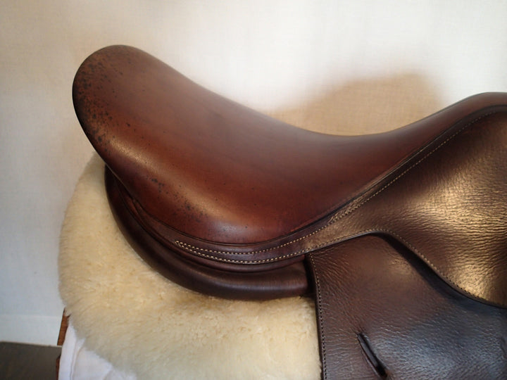 17" Butet Saddle - 2007 - C Seat - 1.5 Flaps - 4.5" dot to dot