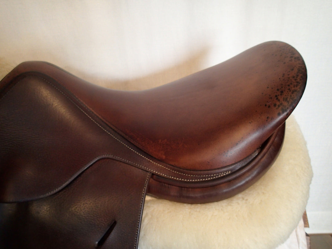 17" Butet Saddle - 2007 - C Seat - 1.5 Flaps - 4.5" dot to dot