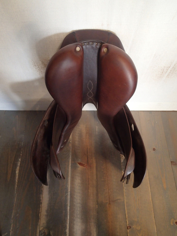 17.5" Antares Classique Saddle - 2014 - 3AA Flaps - 4.5" dot to dot