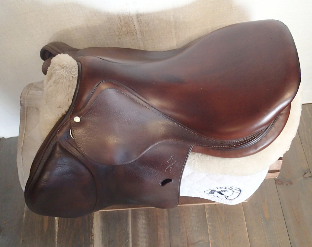 17.5" Antares Classique Saddle - 2014 - 3AA Flaps - 4.5" dot to dot