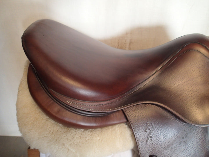 17.5" Antares Classique Saddle - 2014 - 3AA Flaps - 4.5" dot to dot