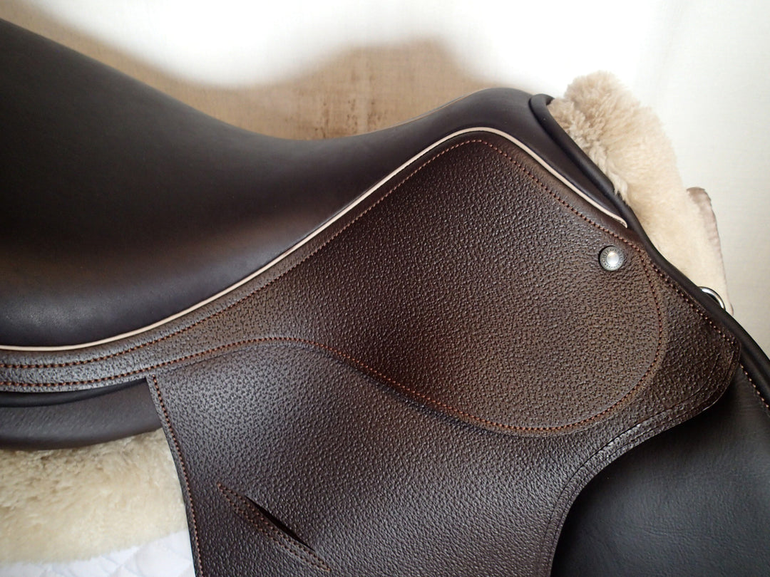 18" Luc Childeric Saddle - 2017 - NEW - 4.5" dot to dot
