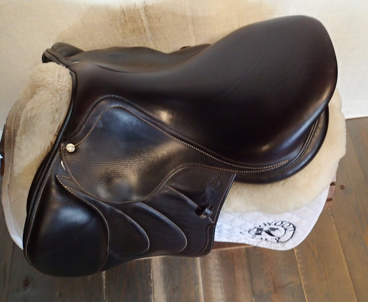 17" Antares Connexion Saddle - Full Buffalo - 2021 - 2N Flaps - 5" dot to dot